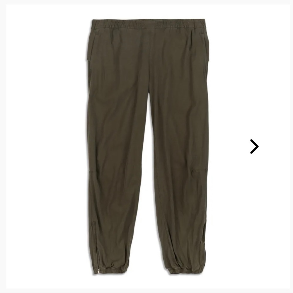 Lululemon Essential Affinity Jogger - image 1